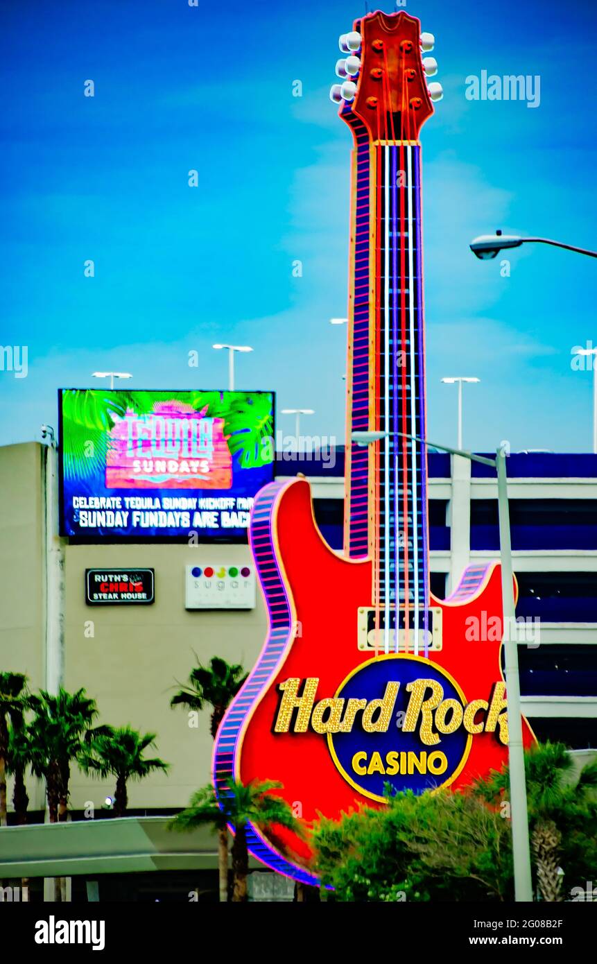 Das Hard Rock Hotel and Casino ist am 29. Mai 2021 in Biloxi, Mississippi, abgebildet. Das 59Millionen Zeichen verfügt über eine Replik-Gitarre, die 112 Meter groß ist. Stockfoto