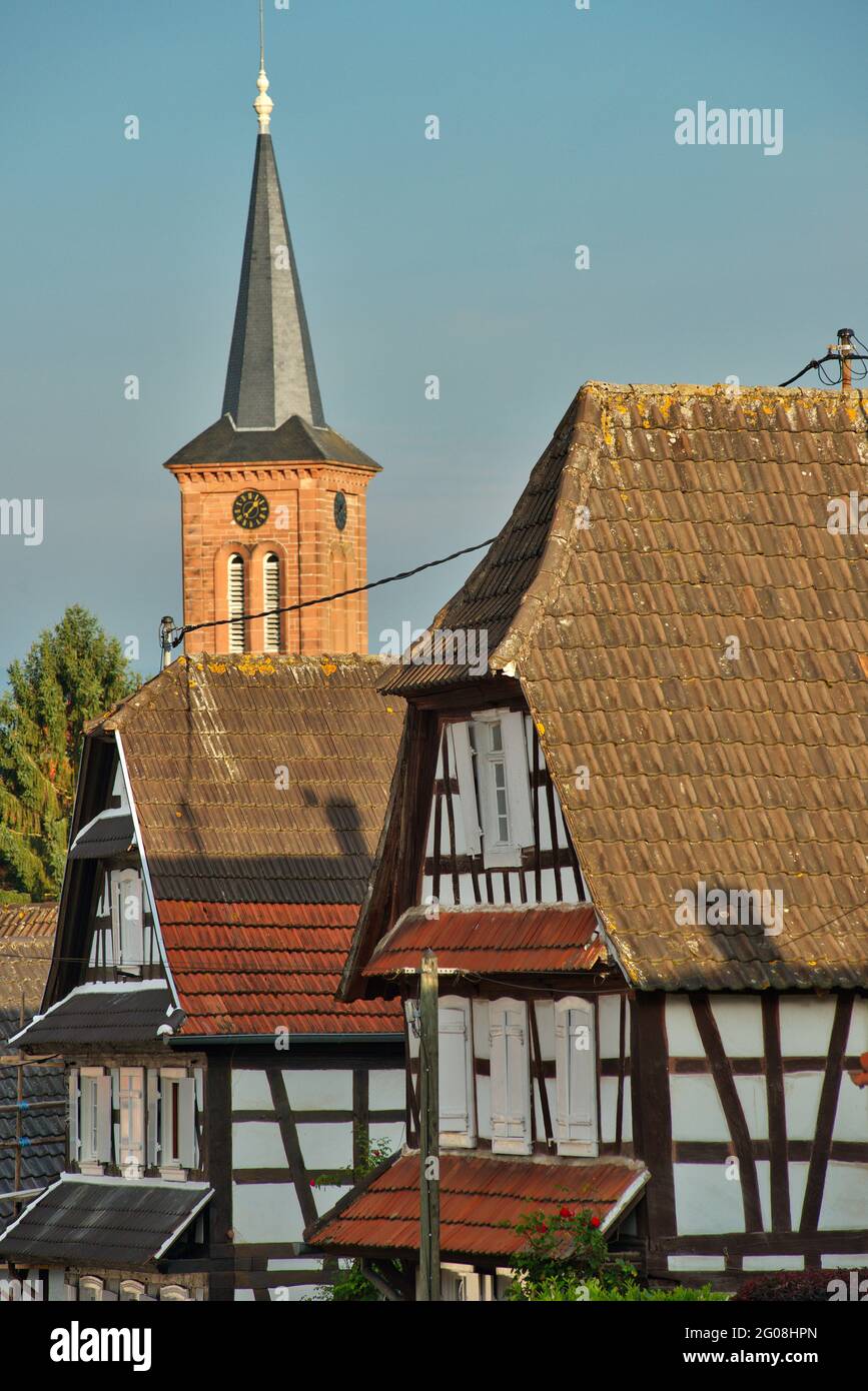 FRANKREICH, BAS-RHIN (67), OUTRE-FORET, DORF HUNSPACH (ZÄHLT ZU DEN SCHÖNSTEN DÖRFERN FRANKREICHS) Stockfoto