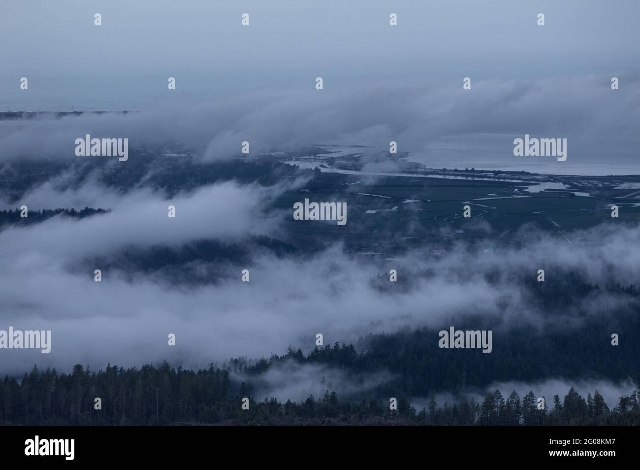 Wolken in einem Regensturm außerhalb Arcata, Kalifornien, USA Stockfoto