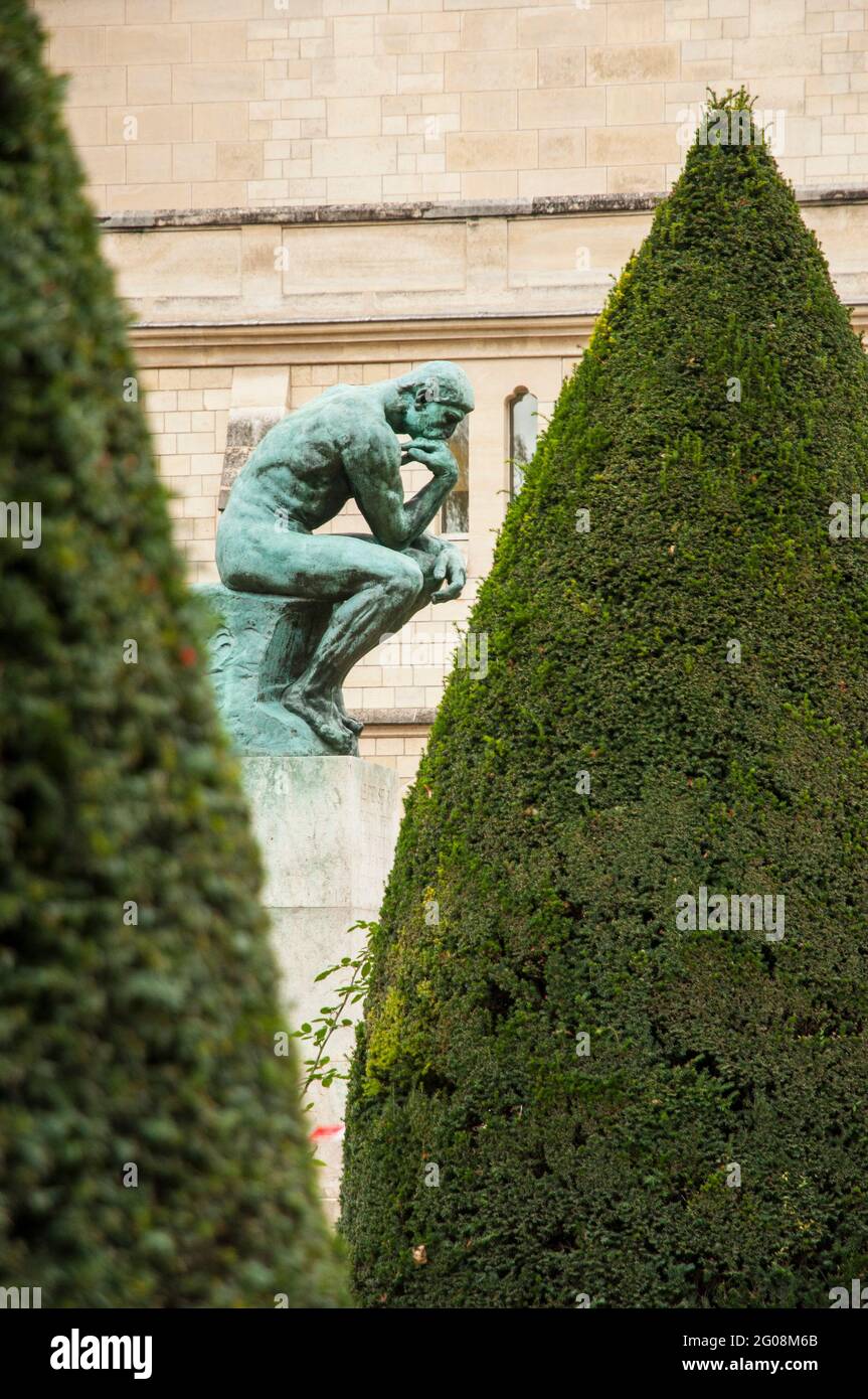 FRANKREICH. PARIS (7. BEZIRK). RODIN MUSEUM. IM PARK, DER DENKER VON AUGUSTE RODIN Stockfoto