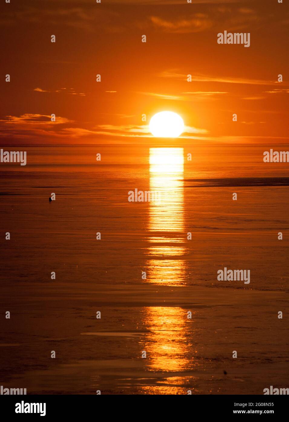 Sonnenaufgang über Lake Superior an der North Shore von Minnesota Stockfoto
