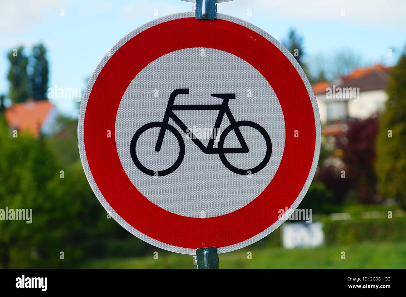 Schild kein Durchgang für Radfahrer Stockfoto