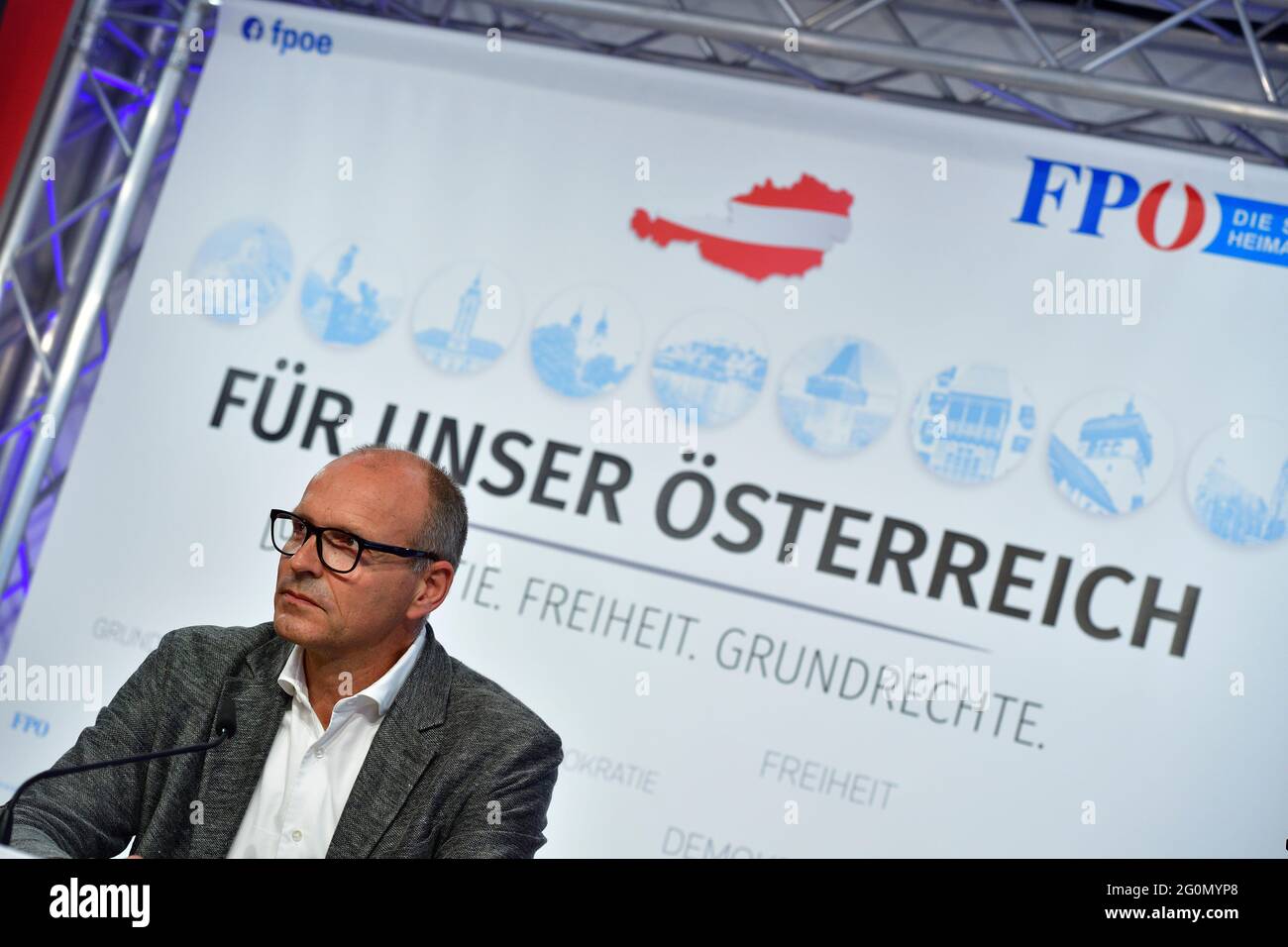 Wien, Österreich. 2. Juni 2021. Pressekonferenz mit dem führenden Vorsitzenden der FPÖ (Freiheitspartei Österreich), NAbg. Harald Stefan. Thema: Aktuelle Entwicklungen in der FPÖ nach dem Rücktritt des Bundesparteienführers. Kredit Franz Perc / Alamy Live News Stockfoto