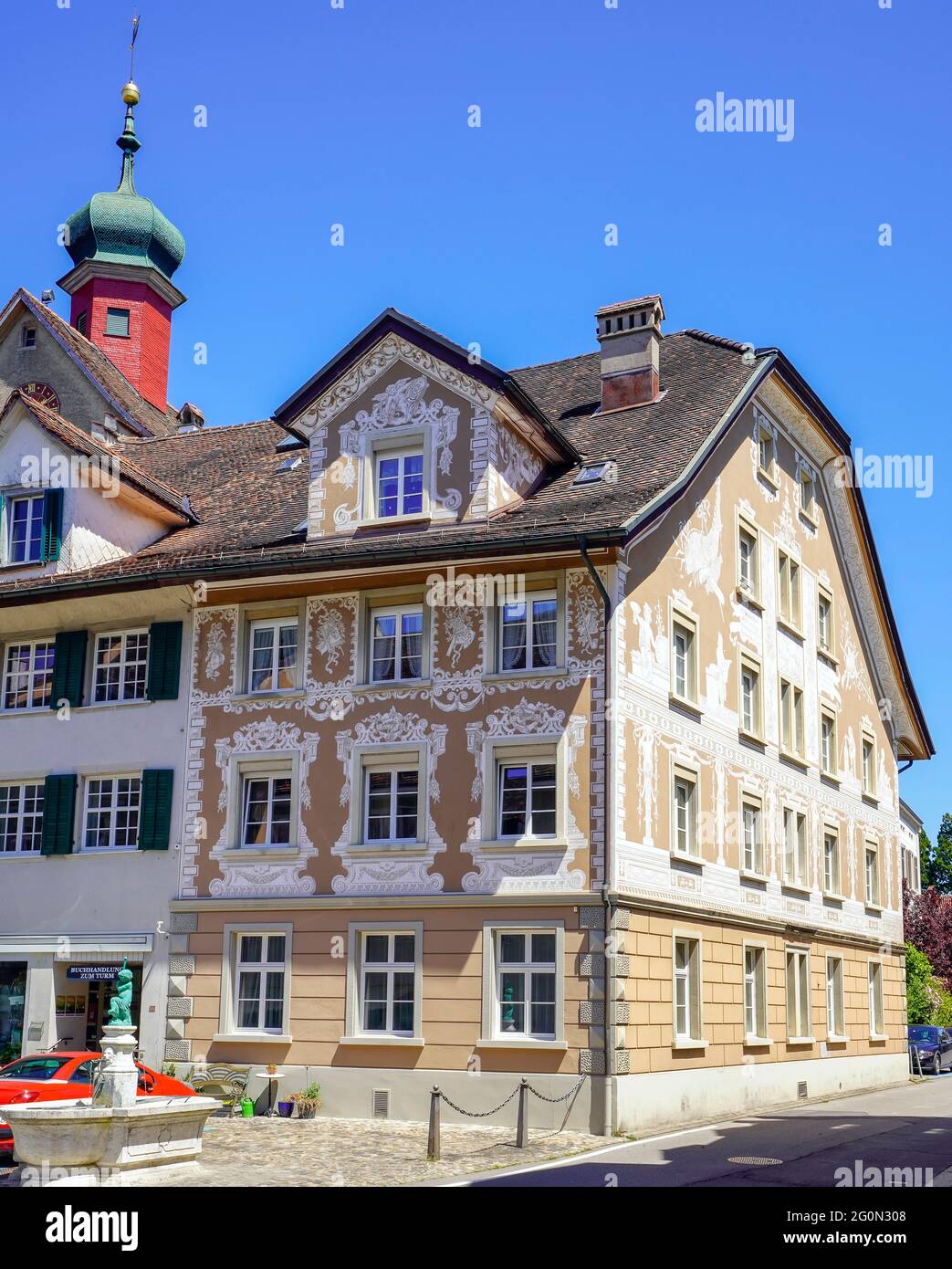 Prächtiges Patriziergebäude bei Kirchgasse und Bogenturm in Bischofszell, Kanton Thurgau, Schweiz. Stockfoto
