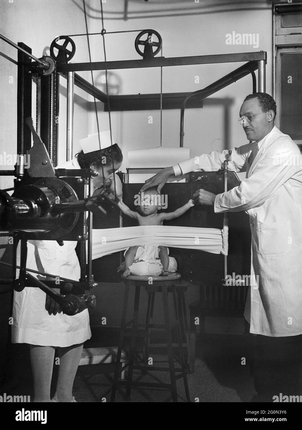 Röntgenstrahlen des Babys, Provident Hospital, Chicago, Illinois, USA, Jack Delano, U.S. Office of war Information, März 1942 Stockfoto