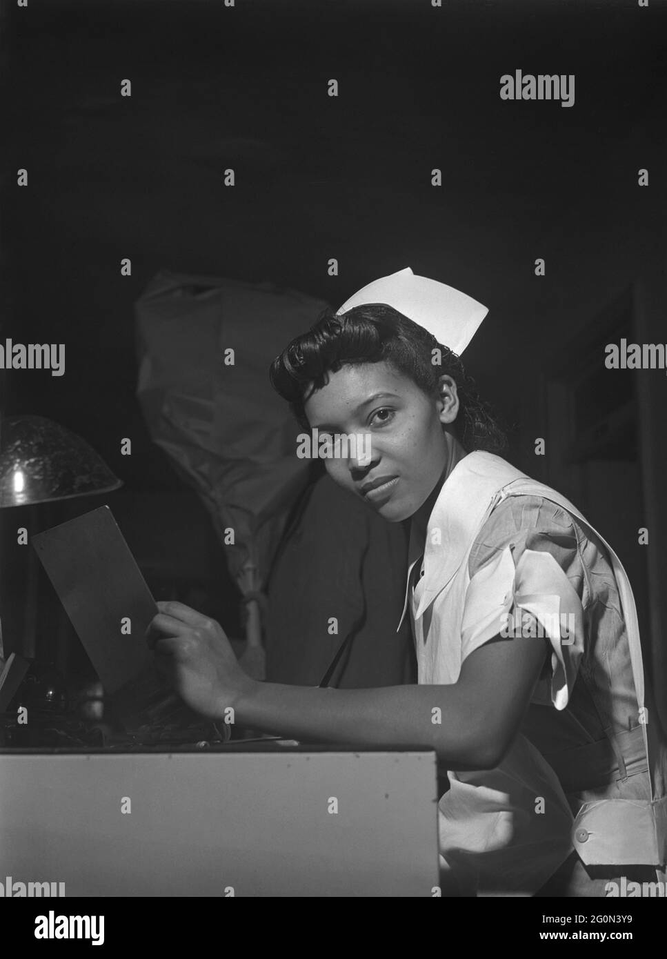 Miss Lydia Monroe, studentische Krankenschwester aus Ringold, Louisiana, Provident Hospital, Chicago, Illinois, USA, Jack Delano, U.S. Office of war Information, März 1942 Stockfoto