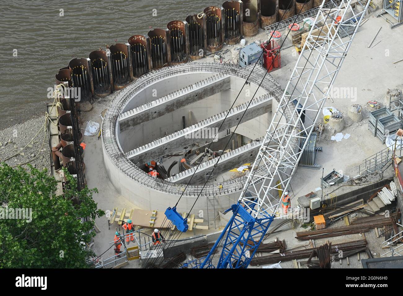 Thames Tideway Super Kanalisation von Heathwall Pumping Station an der Themse in Nine Elms in London. Juni 2021 Stockfoto