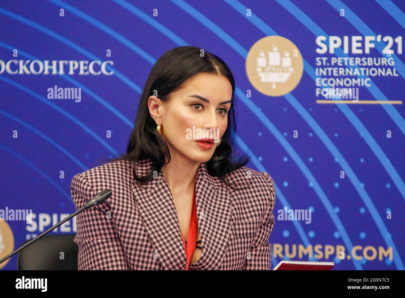 Sankt Petersburg, Russland. Juni 2021. Tinatin Kandelaki, General Producer, Match TV, spricht auf dem St. Petersburger Internationalen Wirtschaftsforum (SPIEF) über „Was wird Russland als Nächstes kommen?“. Kredit: SOPA Images Limited/Alamy Live Nachrichten Stockfoto