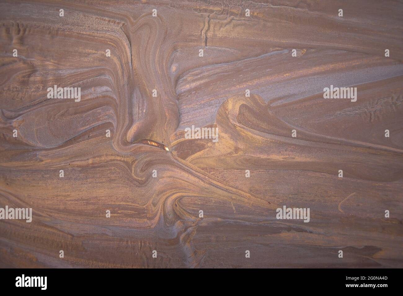 Schokoladenpaste, die auf einem Tisch killt, steinerne mexikanische handwerkliche Schokolade, hergestellt in mexiko Stockfoto