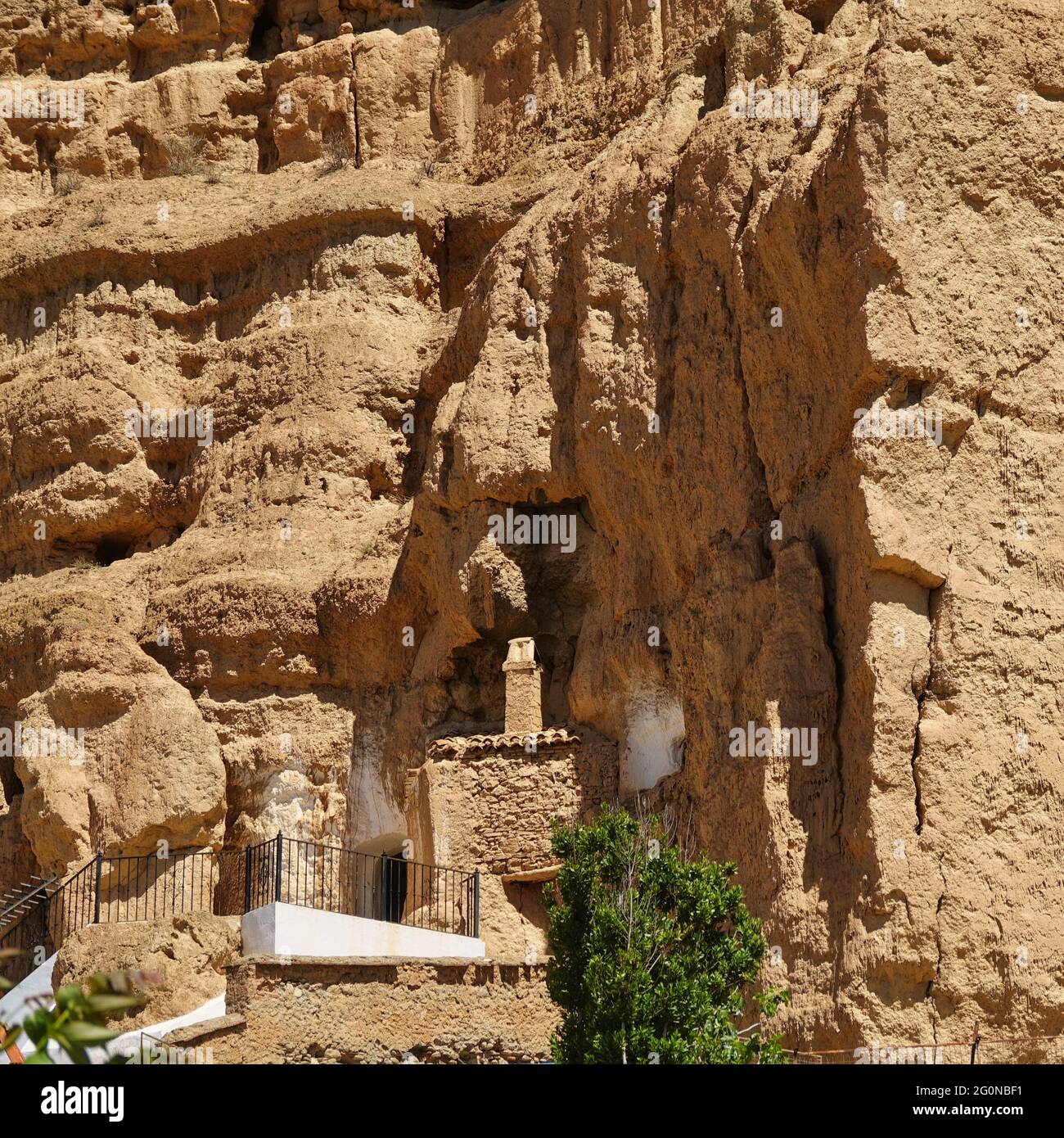 Cárcavas de Marchal (Spanien), Naturdenkmal Andalusiens: Höhlenhäuser sind Wohnungen, die in den Ausläufern der Badlands ausgegraben wurden Stockfoto