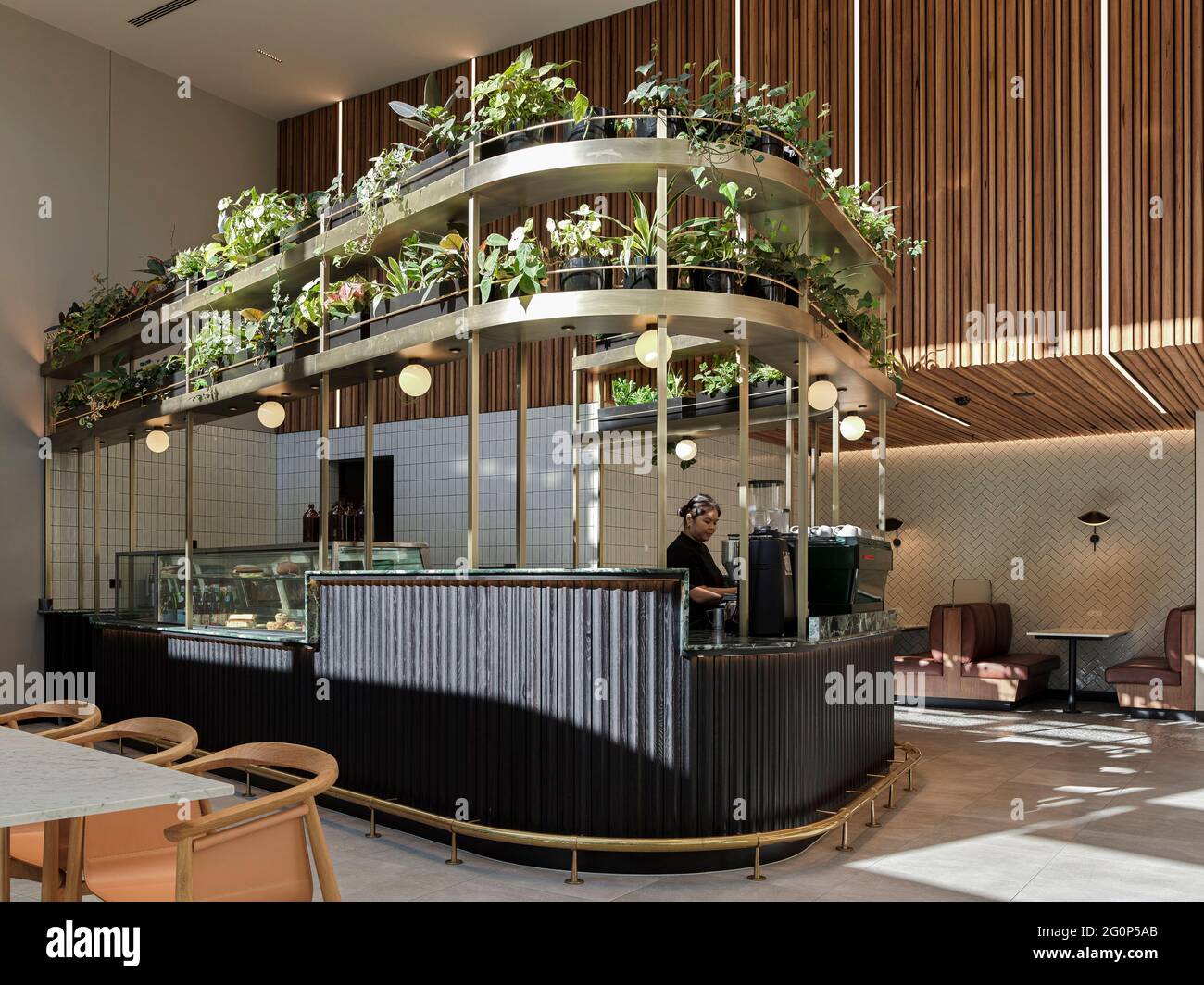Lobby-Café. 65 Pyrama Road, Pyrmont, Australien. Architekt: Gray Puksand, 2021. Stockfoto
