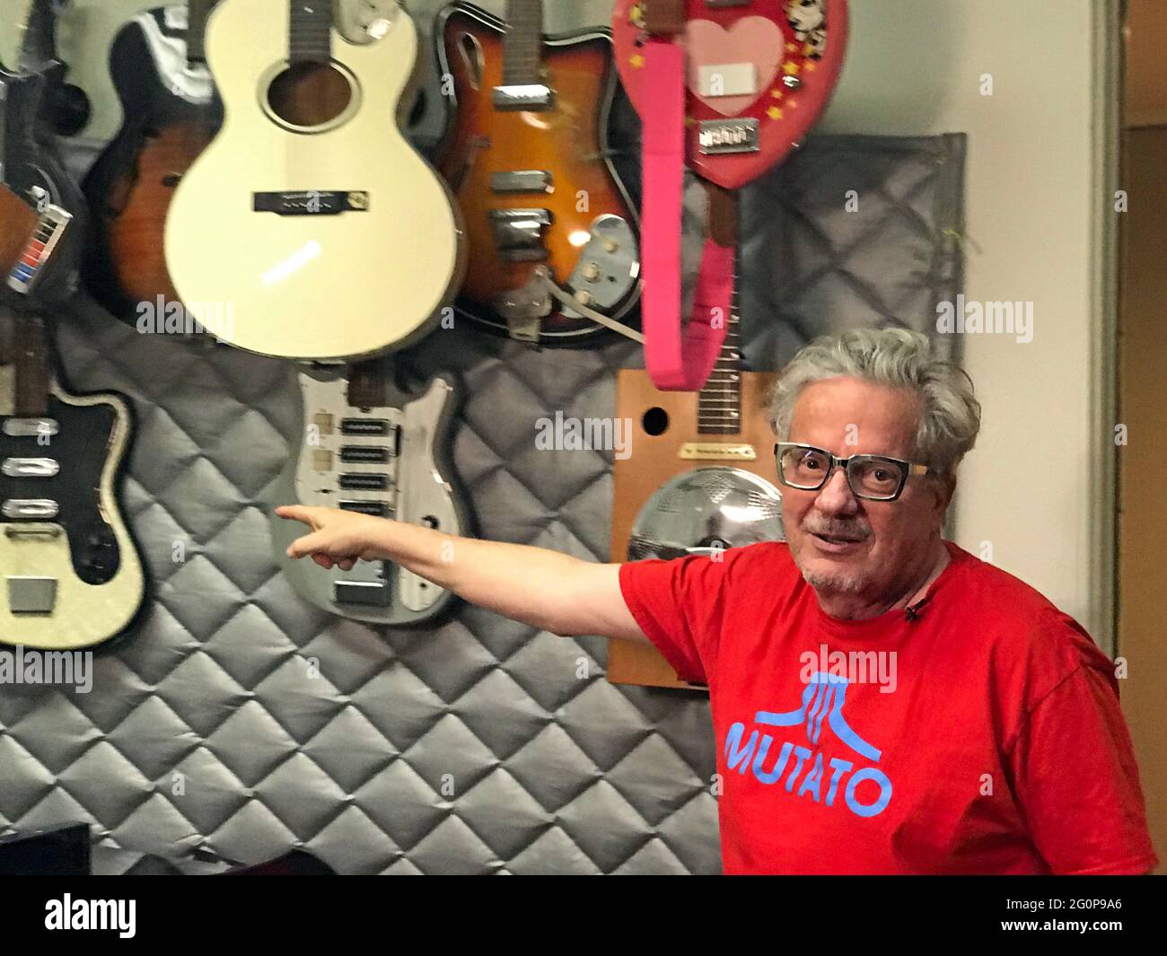 Mark Mothersbaugh in seinem Studio auf dem Sunset Strip in West Hollywood, CA Stockfoto