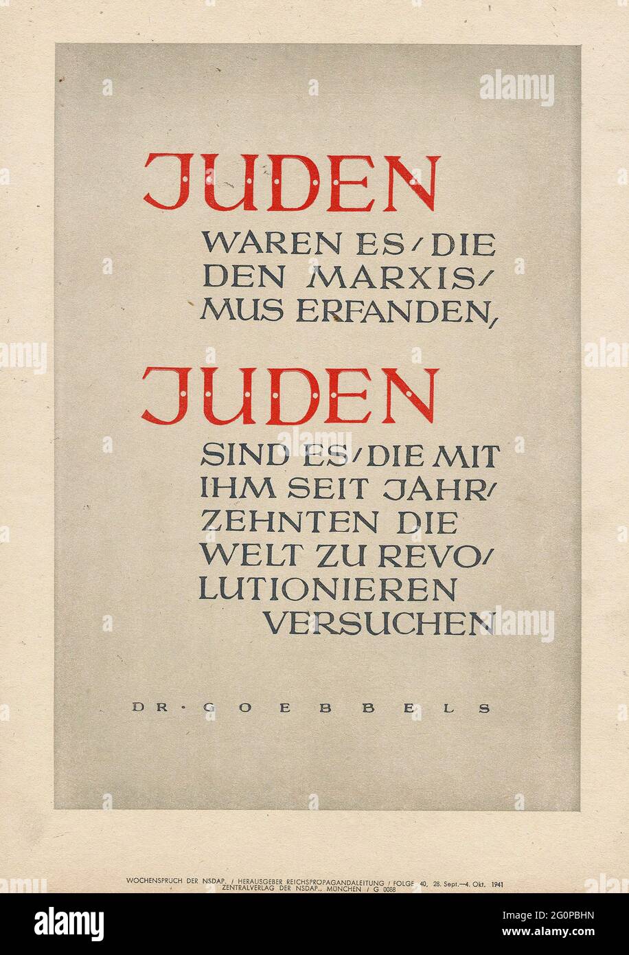 Ein altes Nazi-Propagandaplakat mit einem Zitat von Joseph Goebbels, das Juden und den Kommunismus verbindet Stockfoto