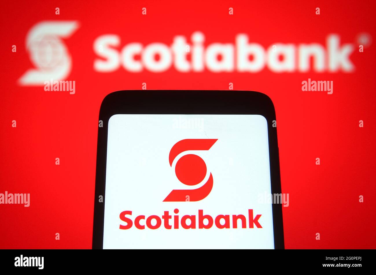 Ukraine. Juni 2021. Auf dieser Abbildung ist ein Logo der Scotiabank (The Bank of Nova Scotia) auf einem Smartphone und einem pc-Bildschirm zu sehen. Kredit: SOPA Images Limited/Alamy Live Nachrichten Stockfoto