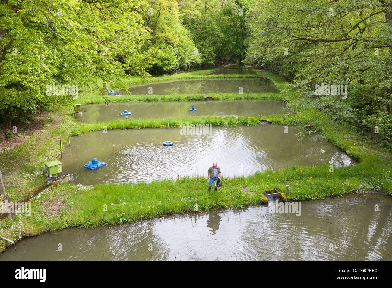 000 short of their 100 Fotos und Bildmaterial in hoher Auflösung Alamy