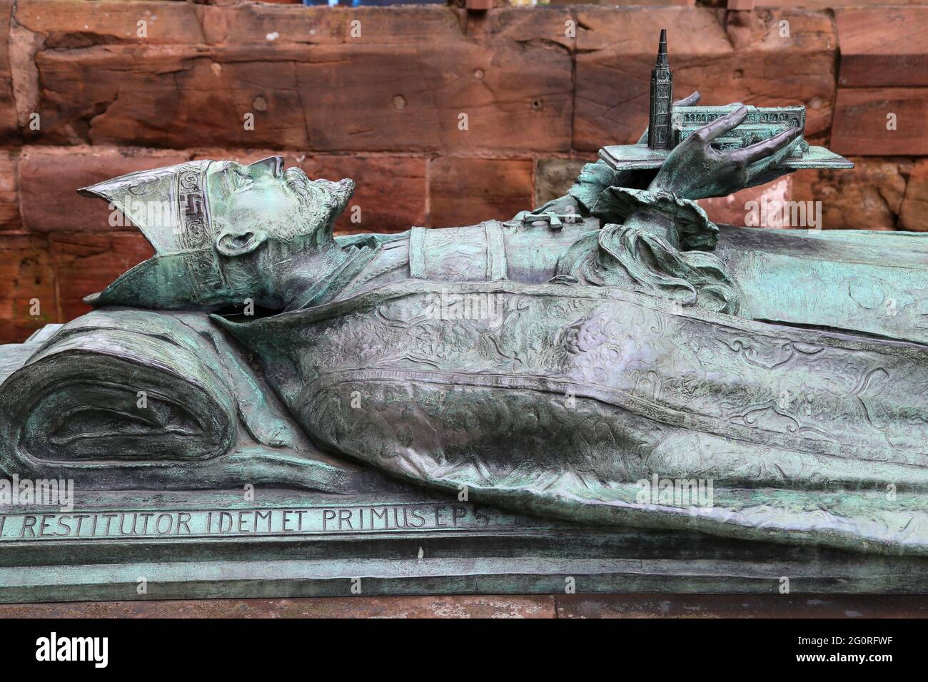 Denkmal für den ersten Bischof Huyshe Wolcott Yeatman-Biggs, Old Coventry Cathedral, Priory Street, Coventry, West Midlands, England, Großbritannien, Europa Stockfoto