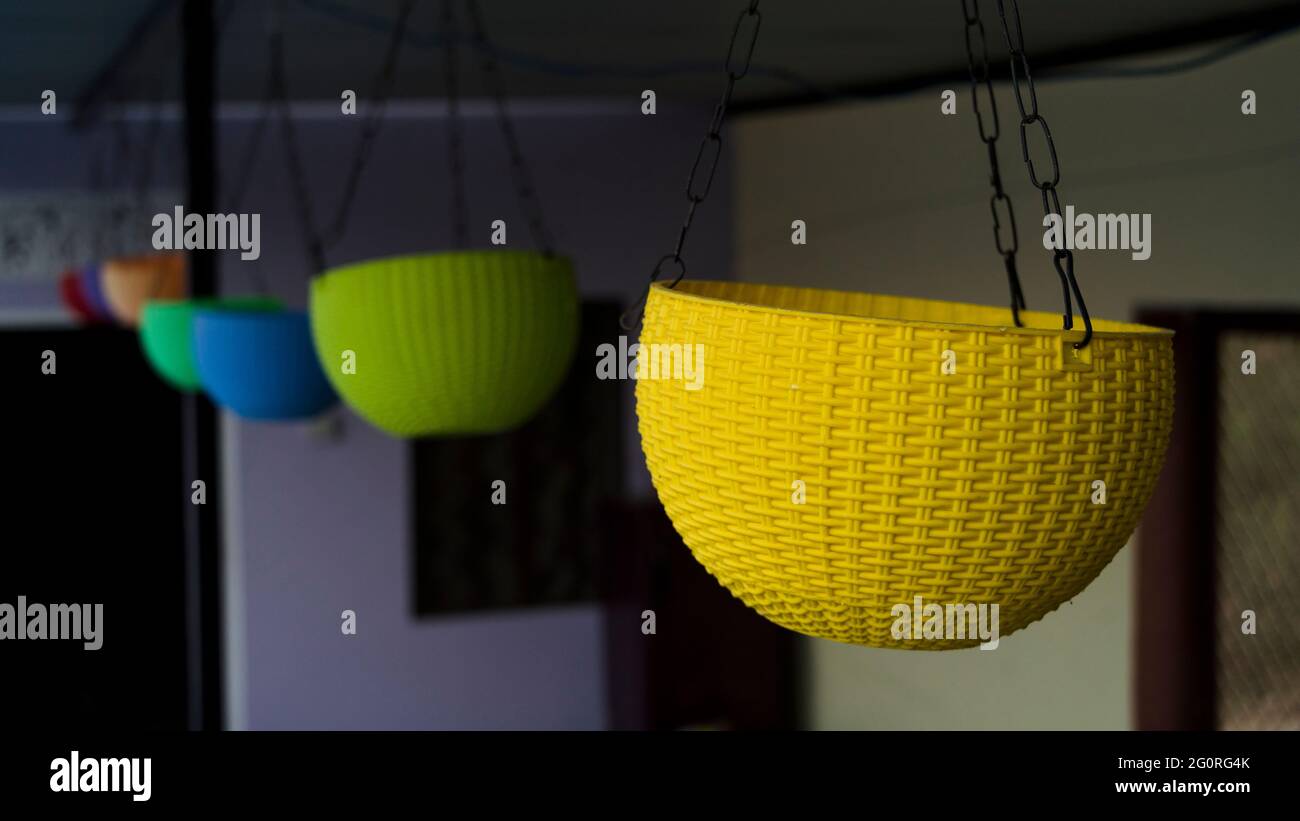 Hangenden Blumentopf Stockfotos Und Bilder Kaufen Alamy