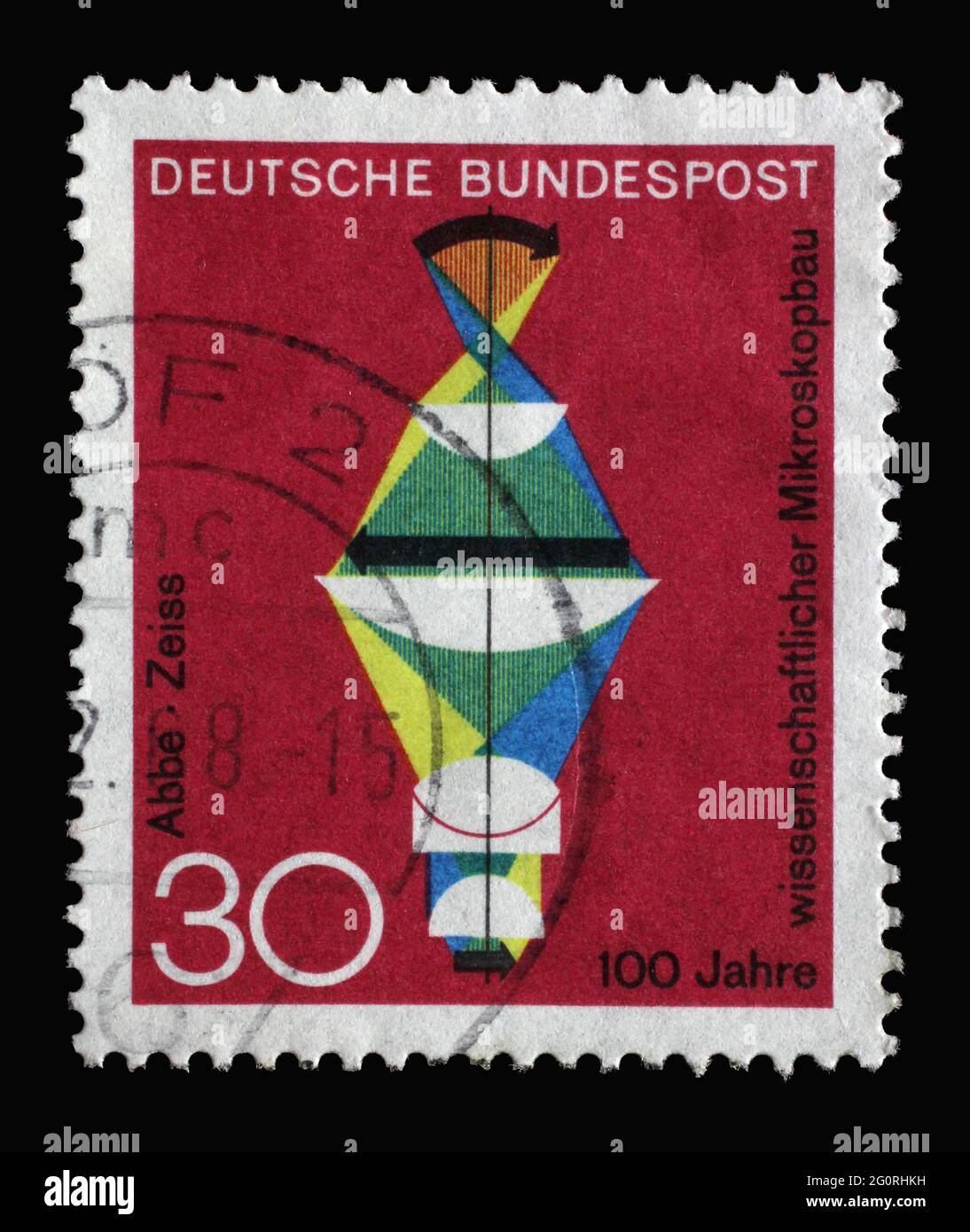 In Deutschland gedruckter Stempel mit grafischer Darstellung von Linsen mit Lichtbrechung, 100 Jahre wissenschaftlicher Mikroskopkonstruktion, circa Stockfoto