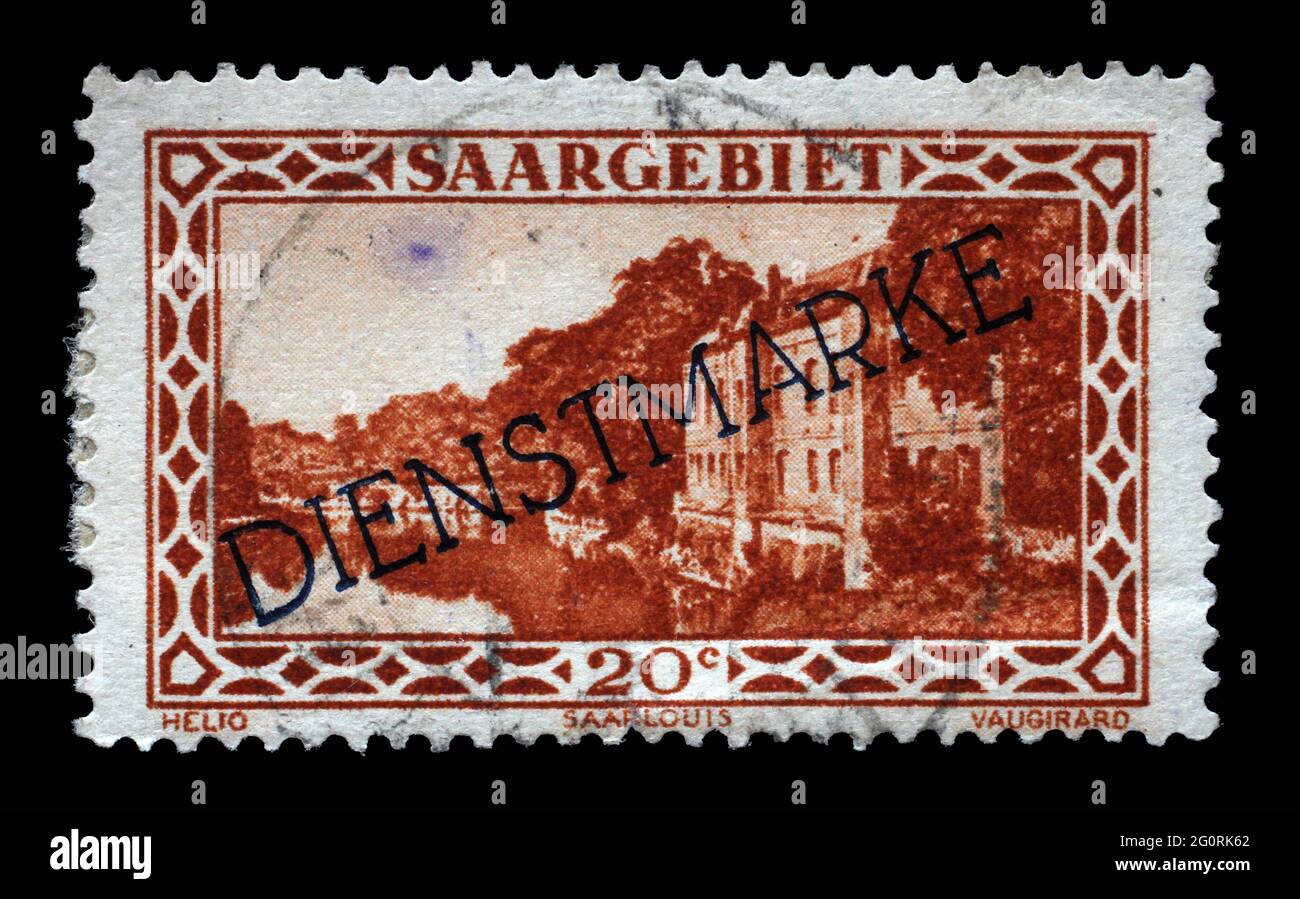 Briefmarke aus Deutschland Saar zeigt Saarlouis Festungen, Aufdruck Dienstmarke, um 1929 Stockfoto