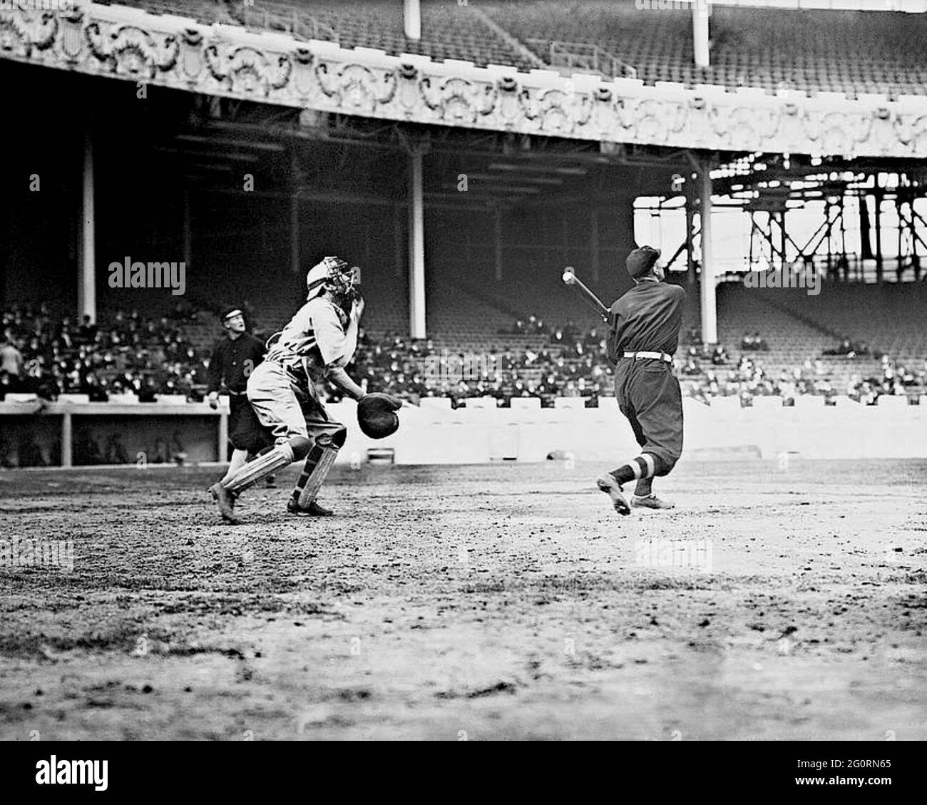 Fred Merkle, New York Giants, AT bat, John Joseph 'Red' Murray, New York Giants NL, Hintergrund und nicht identifizierter Fänger, Polo Grounds New York, 1911. Stockfoto