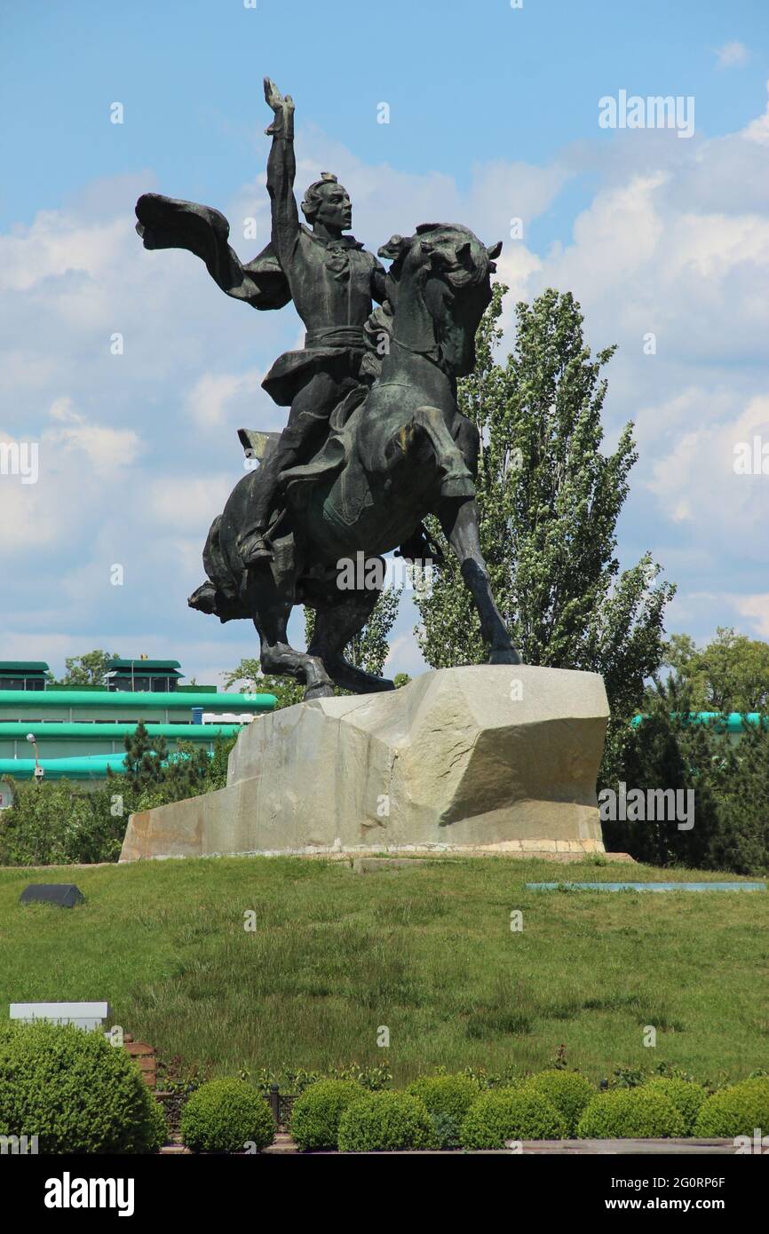Das Denkmal Alexander Suworows auf dem Suworowplatz in Tiraspol, Moldawien, Transnistrien. Stockfoto