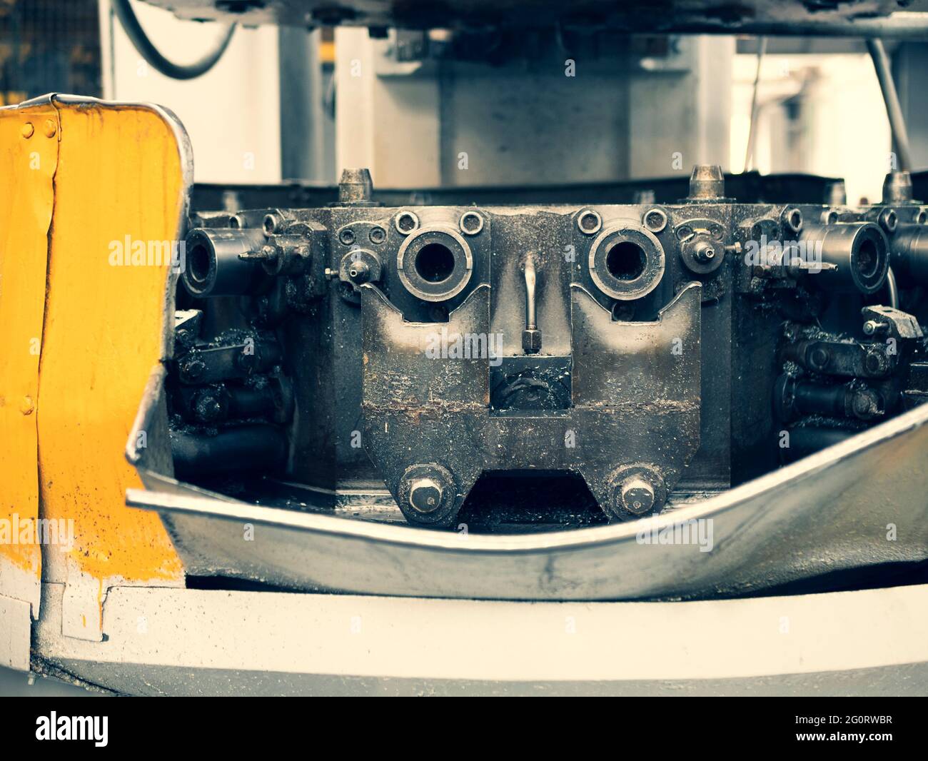 Detail der aufrechten Bohrmaschine ähnelt Roboter Gesicht, Nahaufnahme Stockfoto