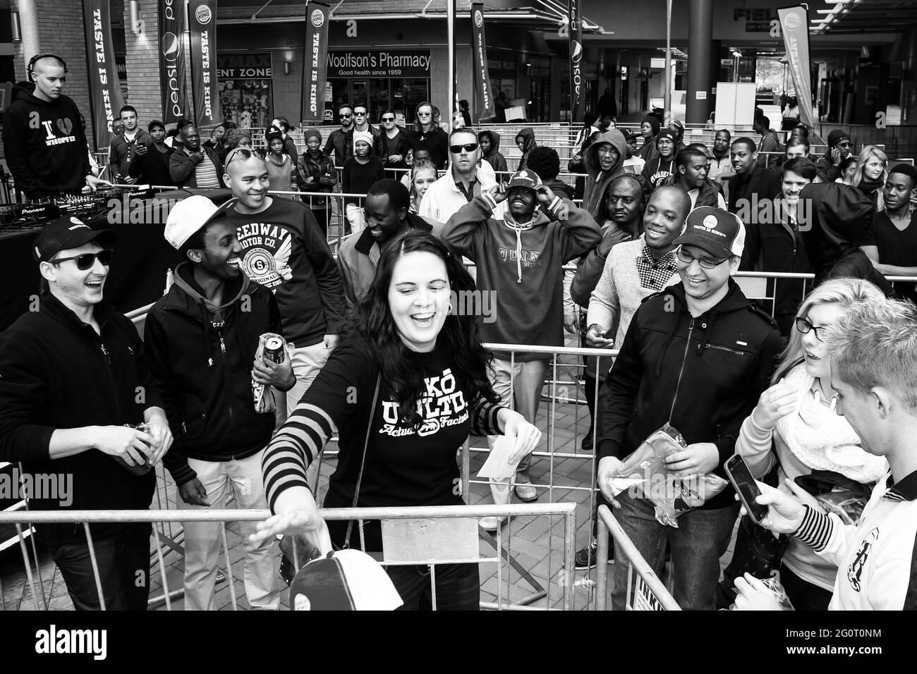 JOHANNESBURG, SÜDAFRIKA - 06. Jan 2021: Pretoria, Südafrika - 28 2014. Juni: Burger King Restaurant Opening Day Stockfoto