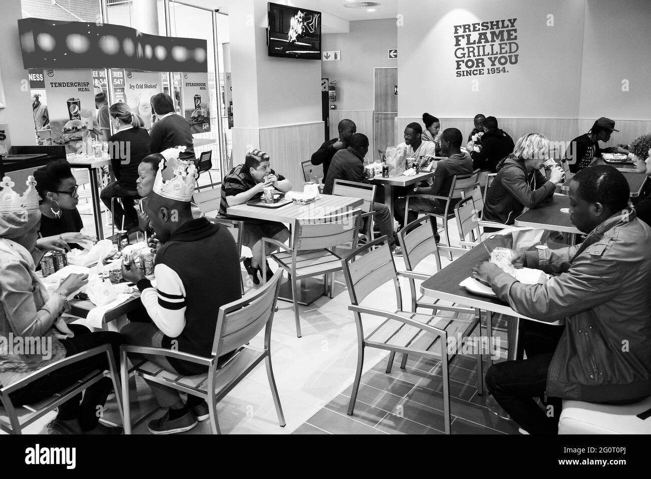 JOHANNESBURG, SÜDAFRIKA - 06. Jan 2021: Pretoria, Südafrika - 28 2014. Juni: Burger King Restaurant Opening Day Stockfoto