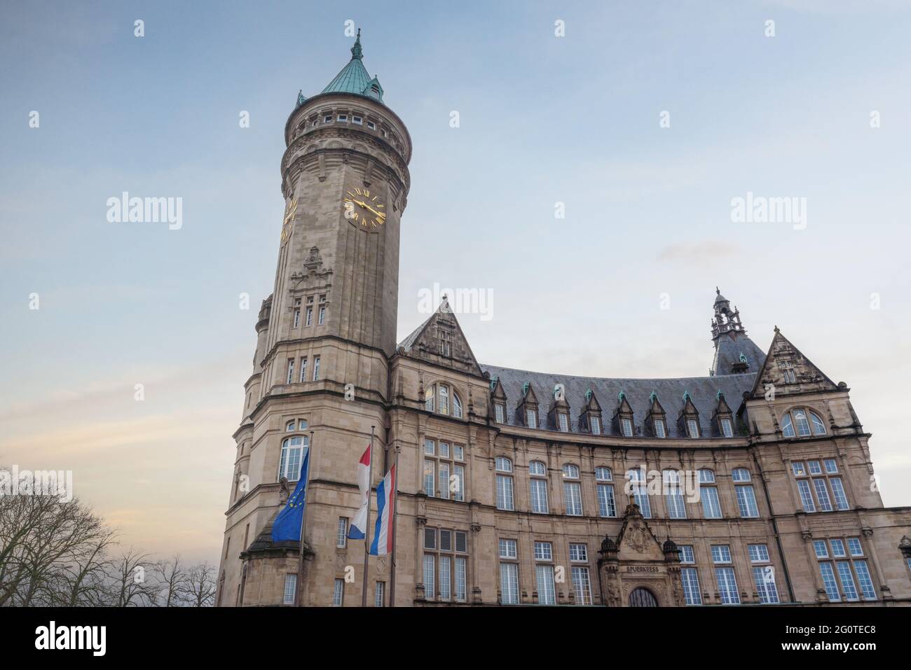 Spuerkeess - Gebäude und Turm der luxemburgischen staatlichen Sparkasse - Luxemburg-Stadt, Luxemburg Stockfoto