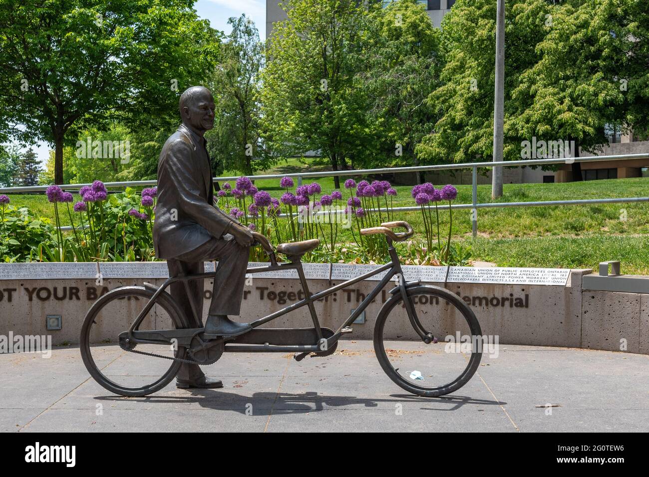 Jack Layton Sculpture, Toronto, Kanada Stockfoto