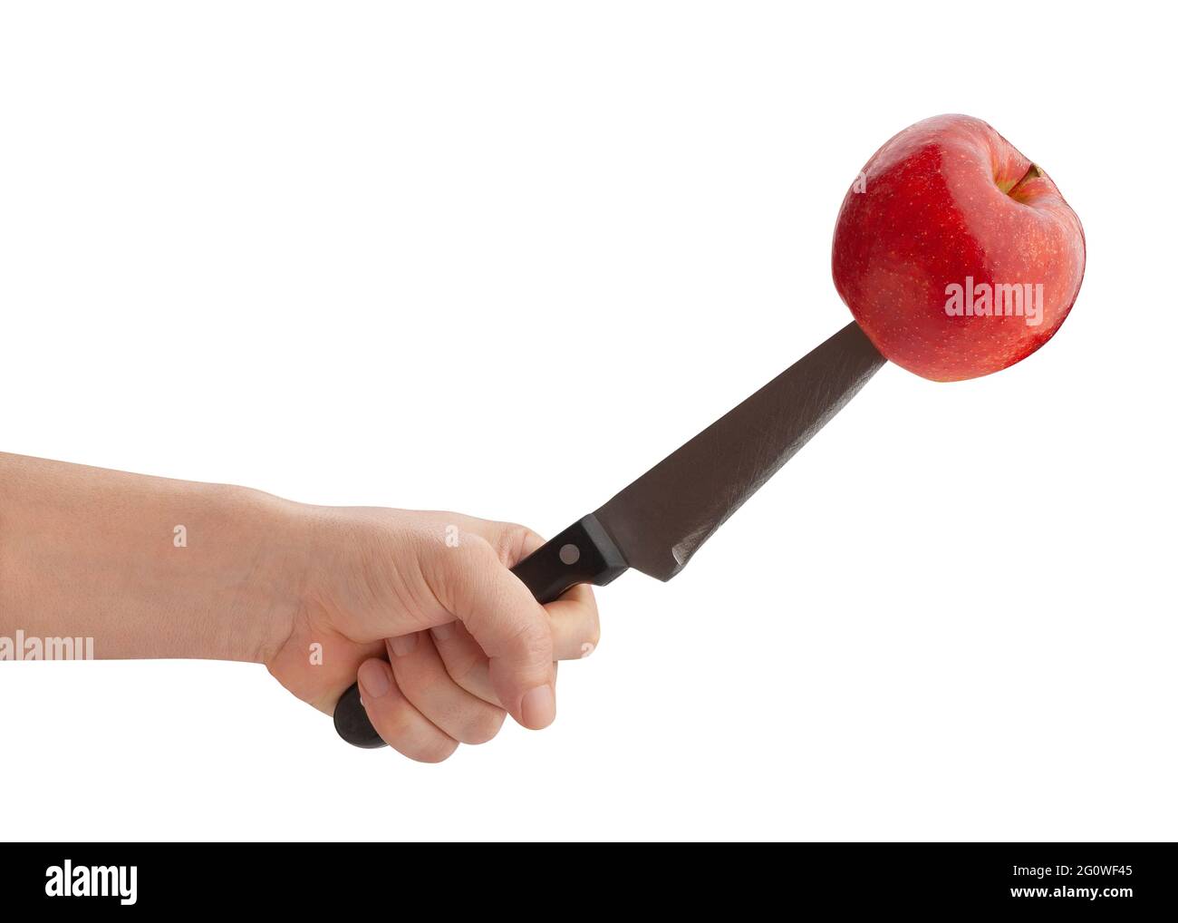 apfel auf Küchenmesser in Handweg isoliert auf weiß aufgespießt Stockfoto