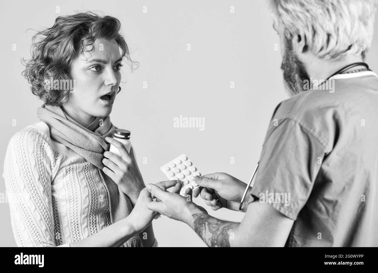 Behandlungsmethode. Virus epidemische Prävention. Coronavirus-Krankheit. Gesundheitswesen und Medizin. Arzt und Patient. Rezeptpflichtige Medizin. Sprechen Sie mit Stockfoto