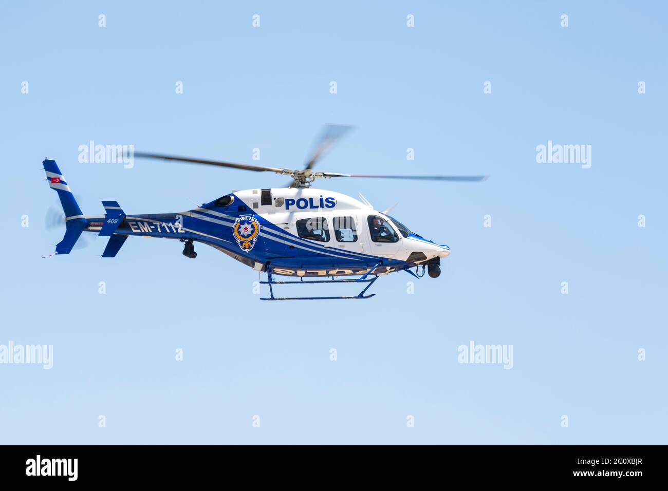 Türkei-Antalya 05.26.2021: Hubschraubertrainingsflug-Studie der Polizeibehörde Antalya Stockfoto