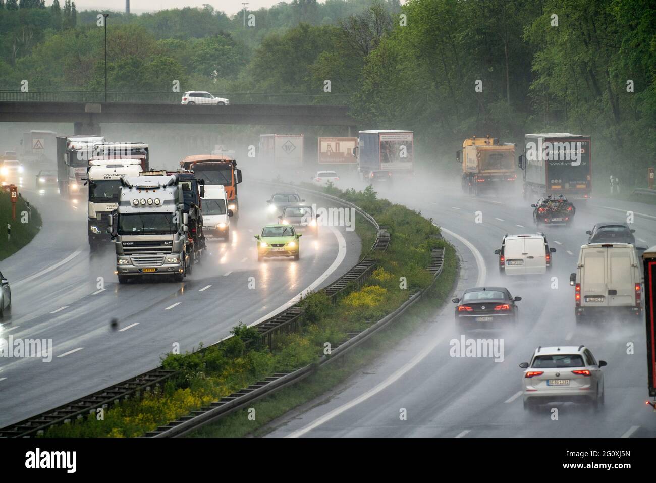 Autobahn A2, bei Gelsenkirchen-Brauck, bei einem Gewitter, NRW, Deutschland Stockfoto