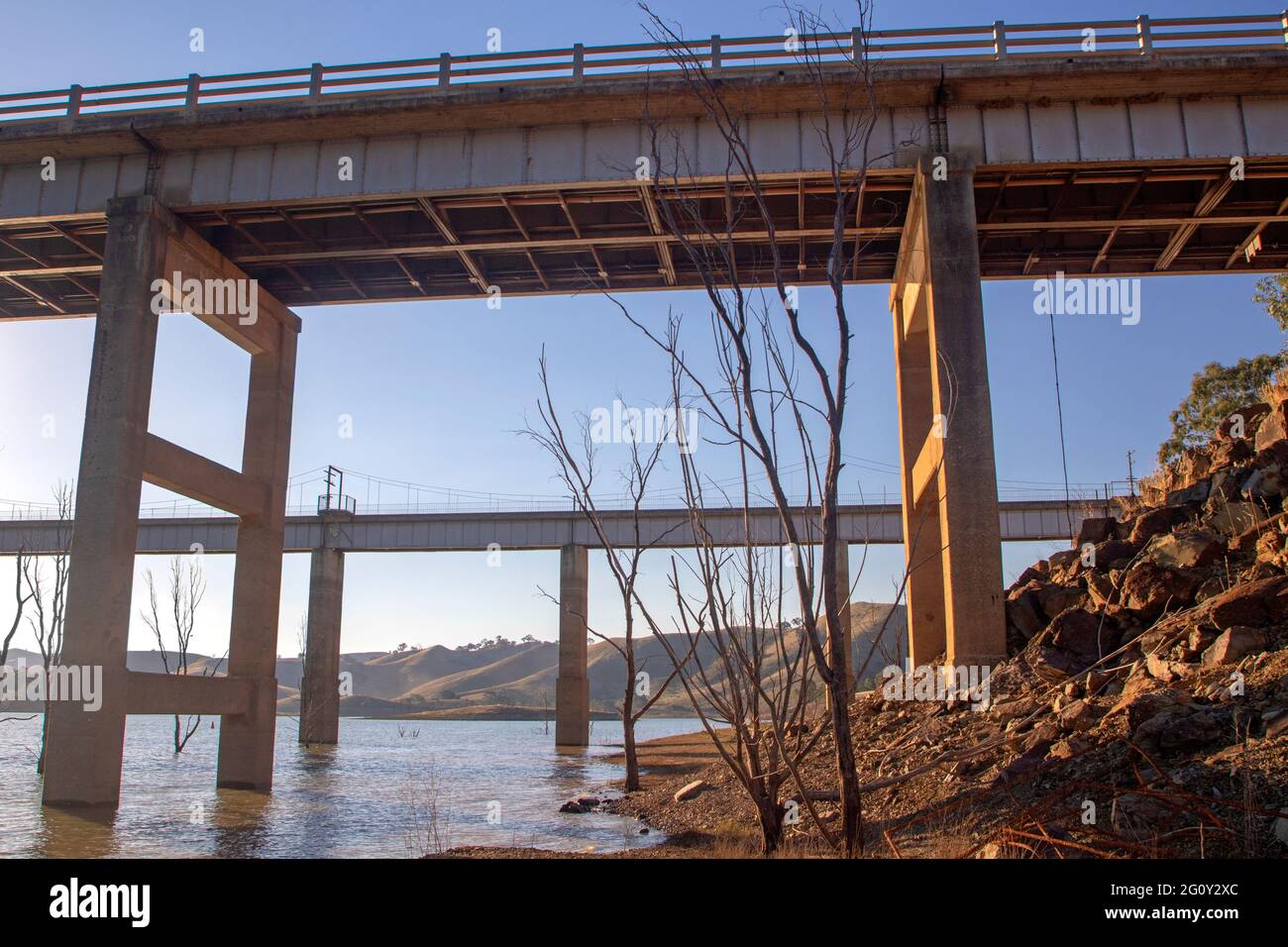 Brücke über den Eildon-See bei Bonnie Doon Stockfoto