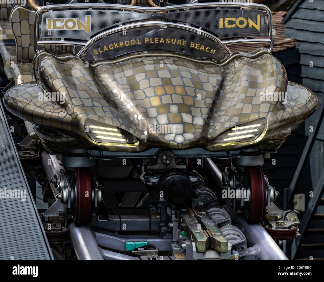 Icon, neue Achterbahn für Blackpool Pleasure Beach, Front Care und leere Züge während der Bauarbeiten Stockfoto