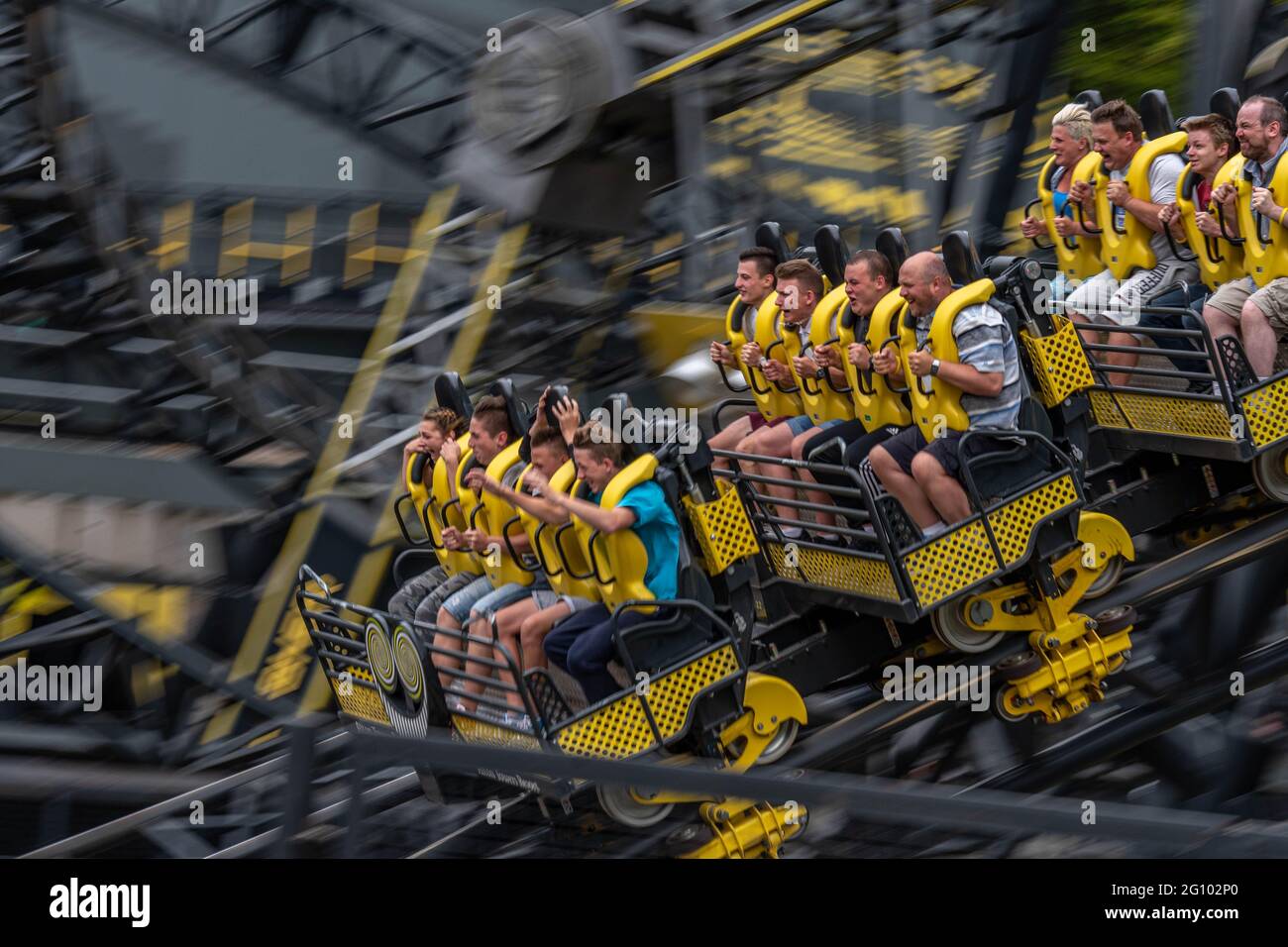 Die Smiler Weltrekord bricht 14 Inversion Rollercoaster bei Alton Towers England Stockfoto