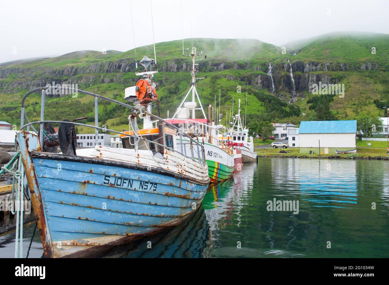 Fischerboote in Seyðisfjörður, Ísland Stockfoto