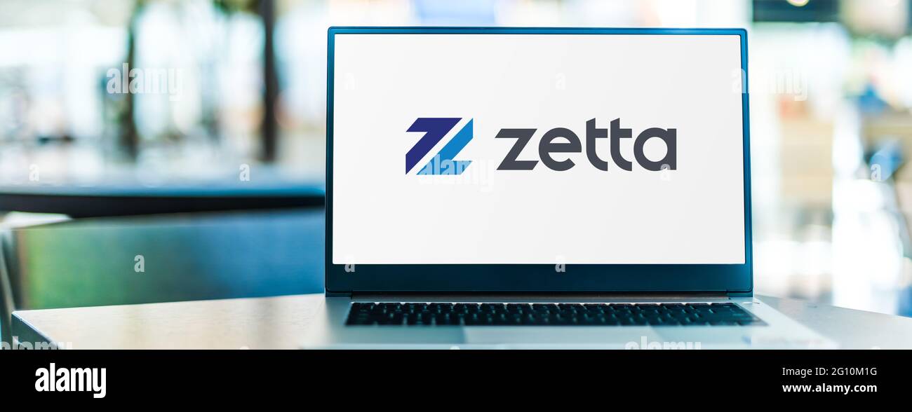 POZNAN, POL - 1. MAI 2021: Laptop-Computer mit Logo von Zetta, einem Unternehmen, das sich auf Cloud-basierte Backup und Disaster Recovery für kleine und mittlere Unternehmen spezialisiert hat Stockfoto