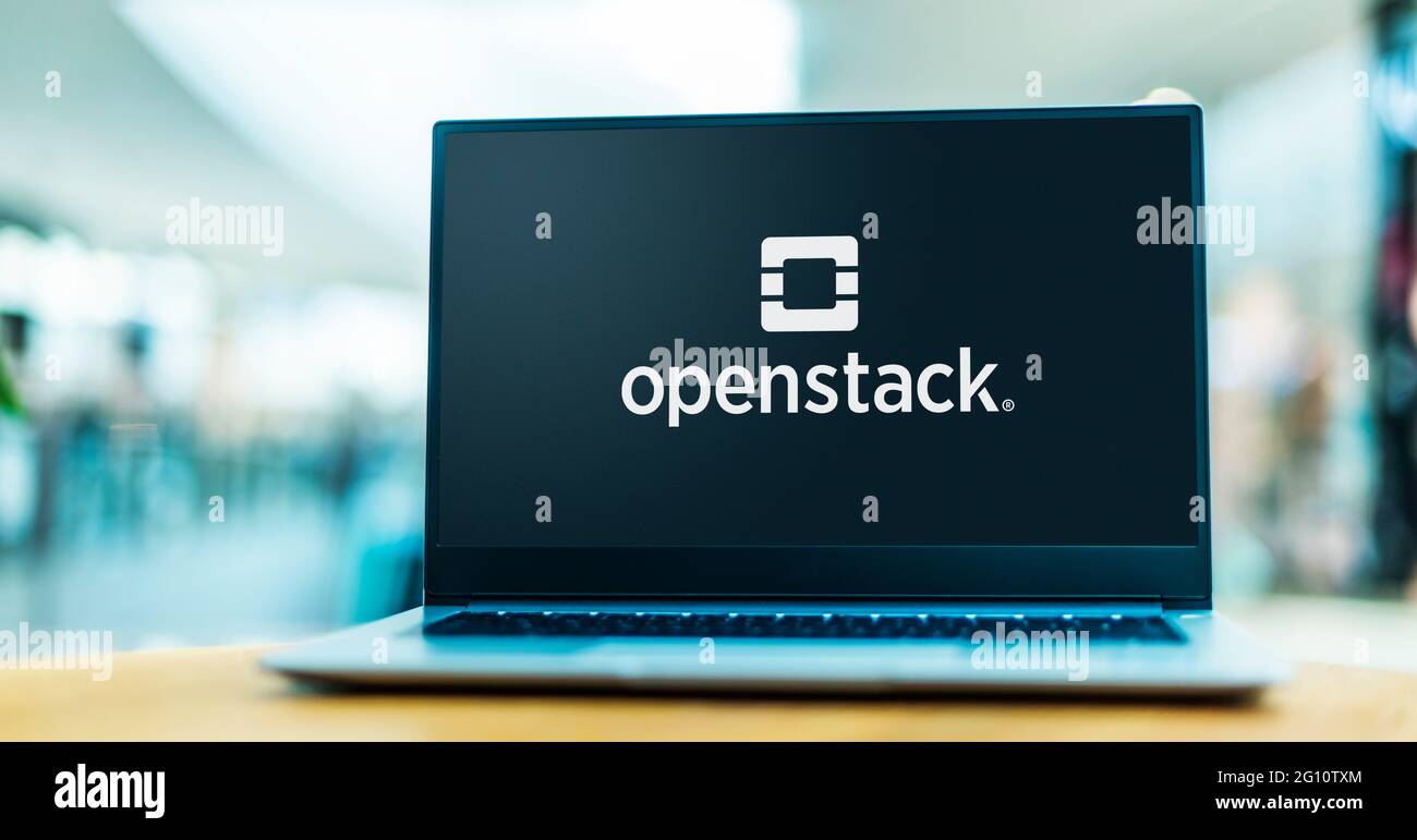 POZNAN, POL - 1. MAI 2021: Laptop-Computer mit Logo von OpenStack, einer kostenlosen, offenen Standard-Cloud-Computing-Plattform Stockfoto