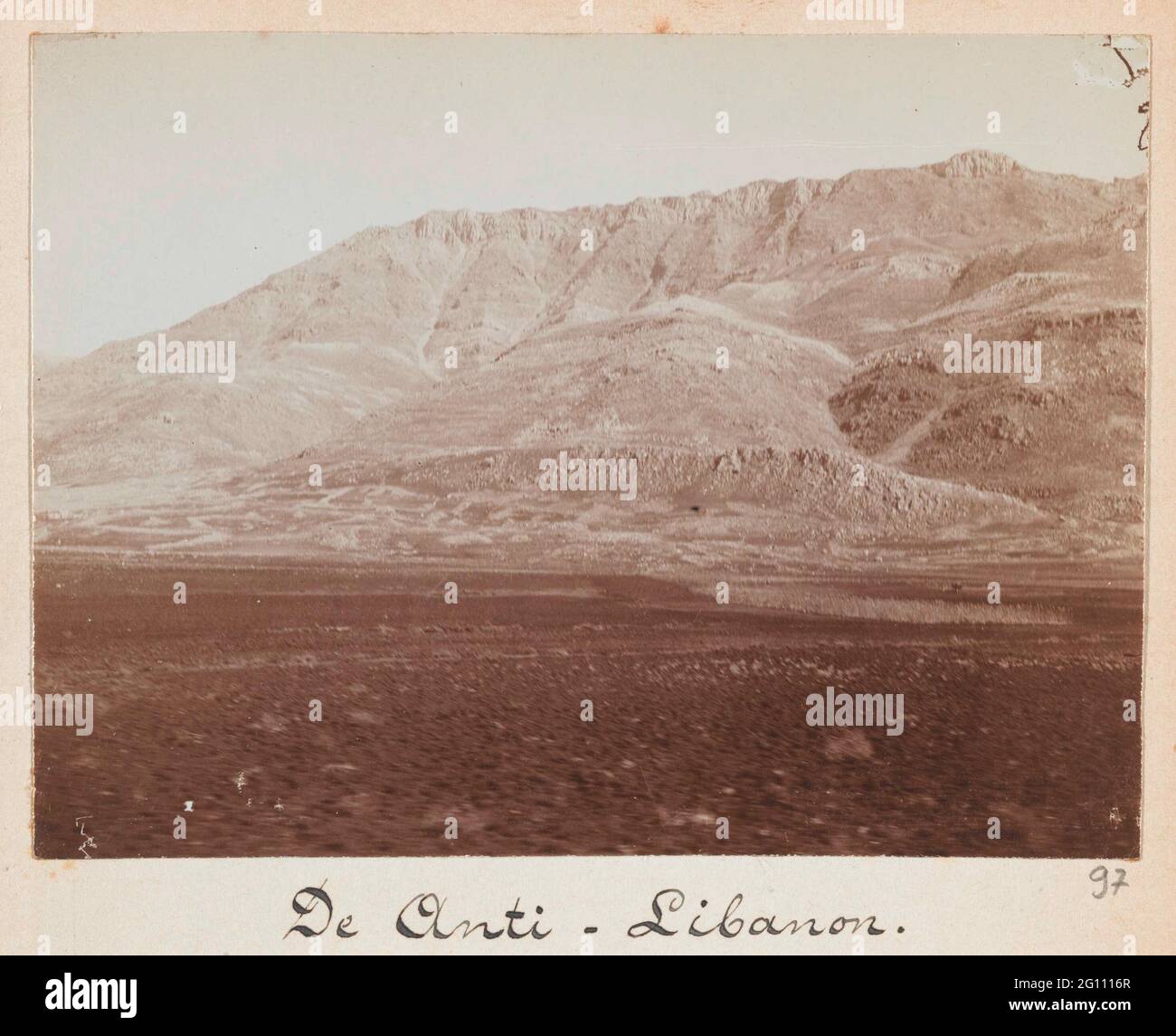 Blick auf den Anti-Libanon, ein Gebirge an der Grenze zwischen Libanon und Syrien; den Anti-Libanon. Stockfoto