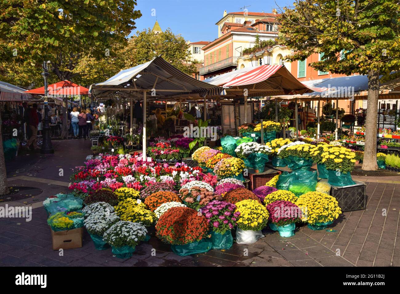 Blumenmarkt in Cours Saleya, Nizza, Südfrankreich Stockfotografie - Alamy