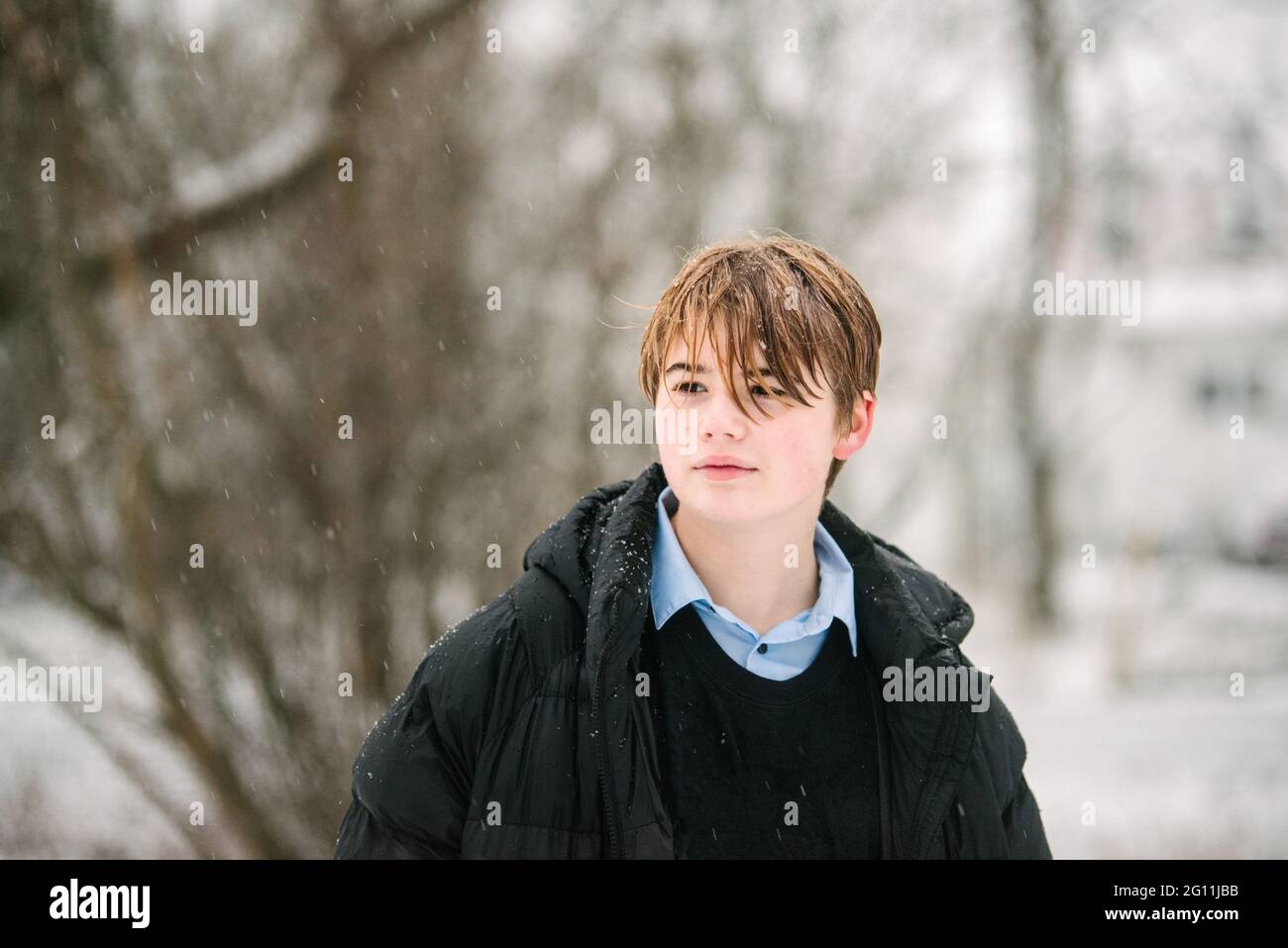 Kanada, Ontario, Porträt eines Jungen im Winter im Freien Stockfoto