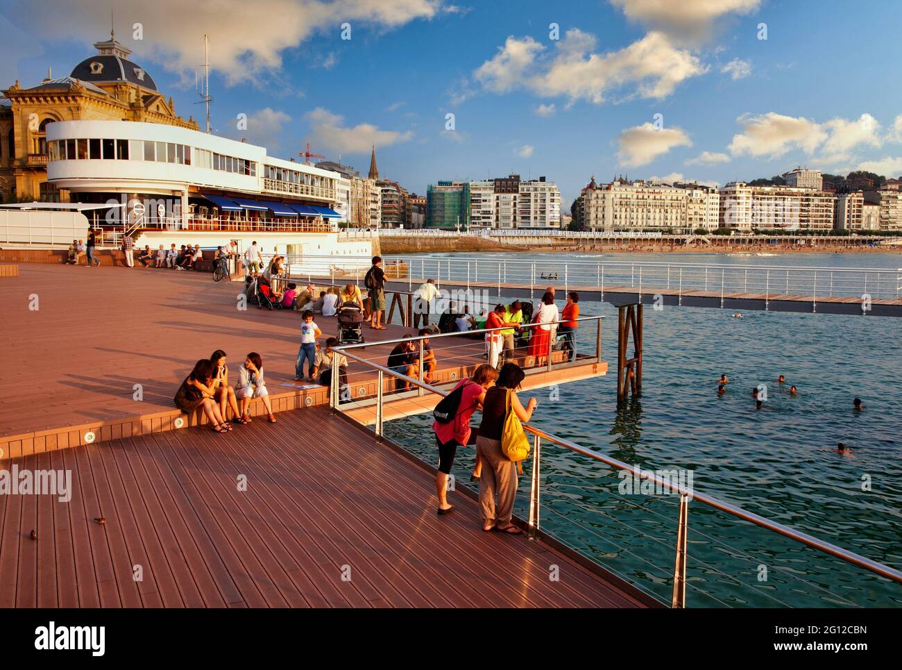 Nautical Club Pier, La Concha Bay, Donostia, San Sebastian, Baskenland, Spanien Stockfoto