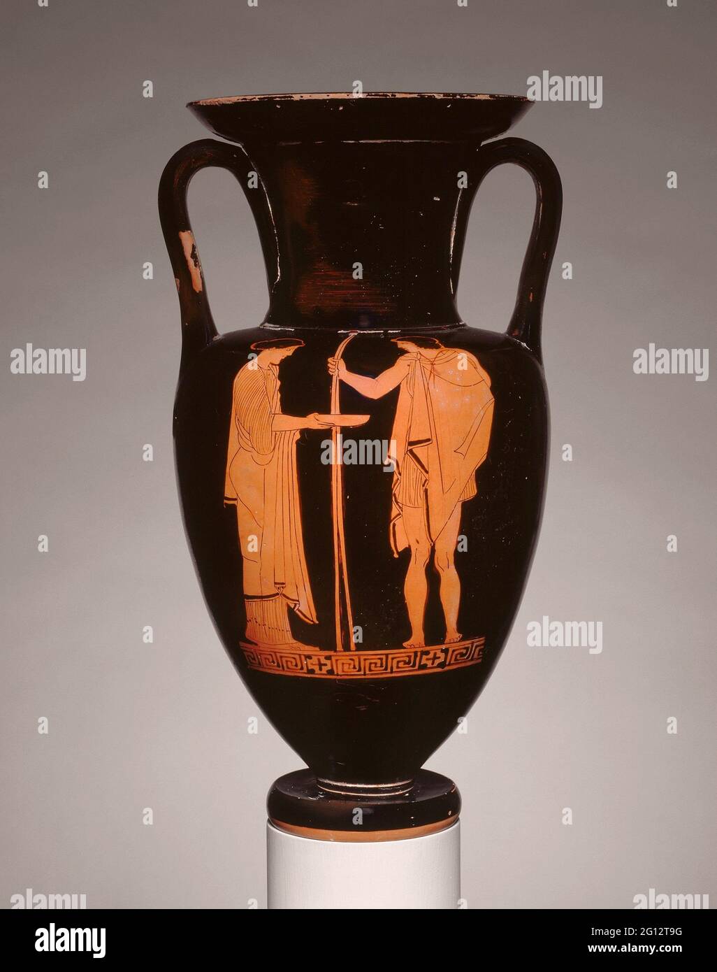 Altgriechisch. Amphora (Lagerdose) - um 455/445 v. Chr. - griechisch; Athen wird dem Sabouroff-Maler zugeschrieben. Terra-cotta, dekoriert in der roten Figur Stockfoto