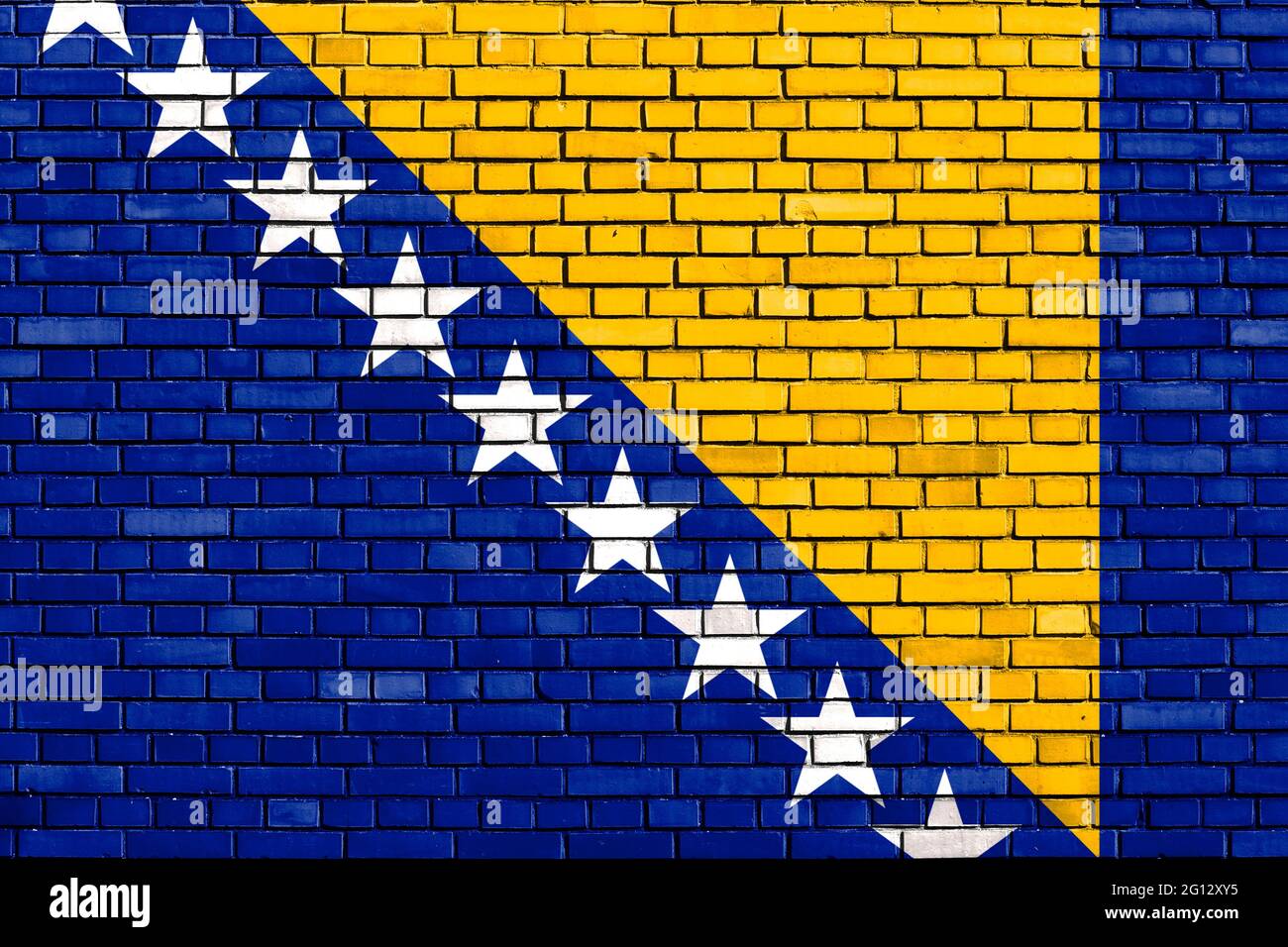 Flagge von Bosnien und Herzegowina auf Mauer gemalt Stockfoto