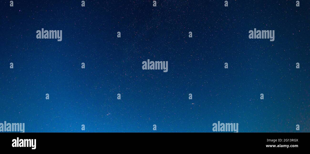Viele Sterne, die Milchstraße und die Andromeda-Galaxie. Stockfoto
