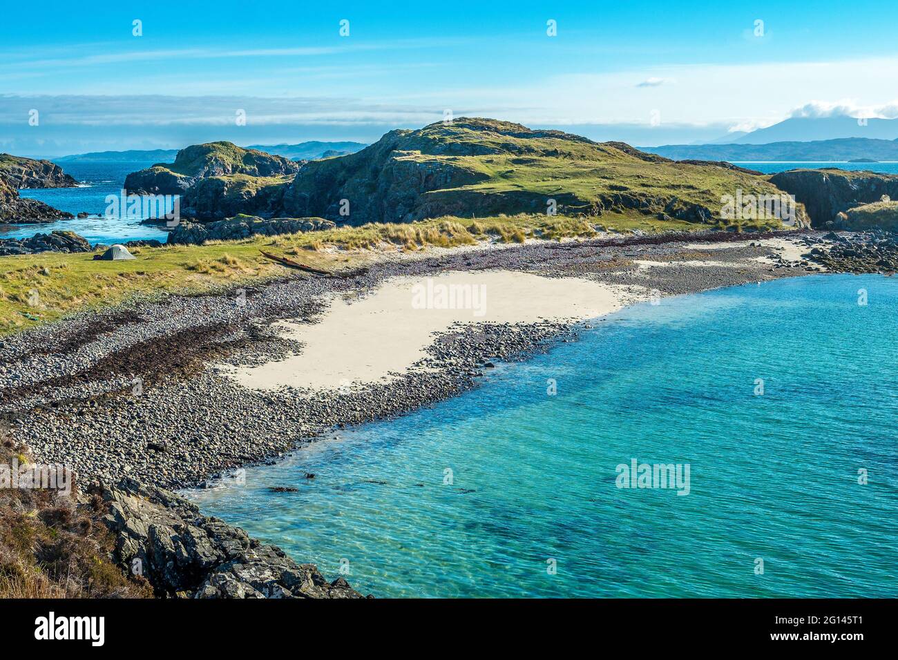 Ein Wildcamp für Seekajaker auf Oldany Island im Nordwesten Schottlands Stockfoto