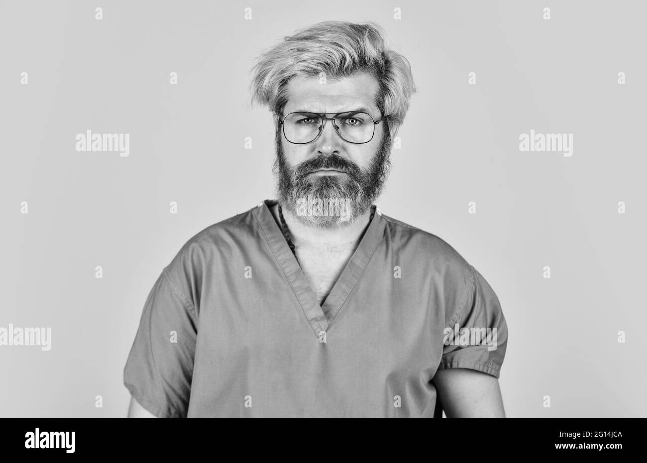 Qualifizierte und erfolgreiche Arzt in medizinischer Uniform. Arbeit im Krankenhaus. Beste Qualität für Sie. Medizin ist meine Leidenschaft. Healthcare Professionals. Gesundheitswesen Stockfoto