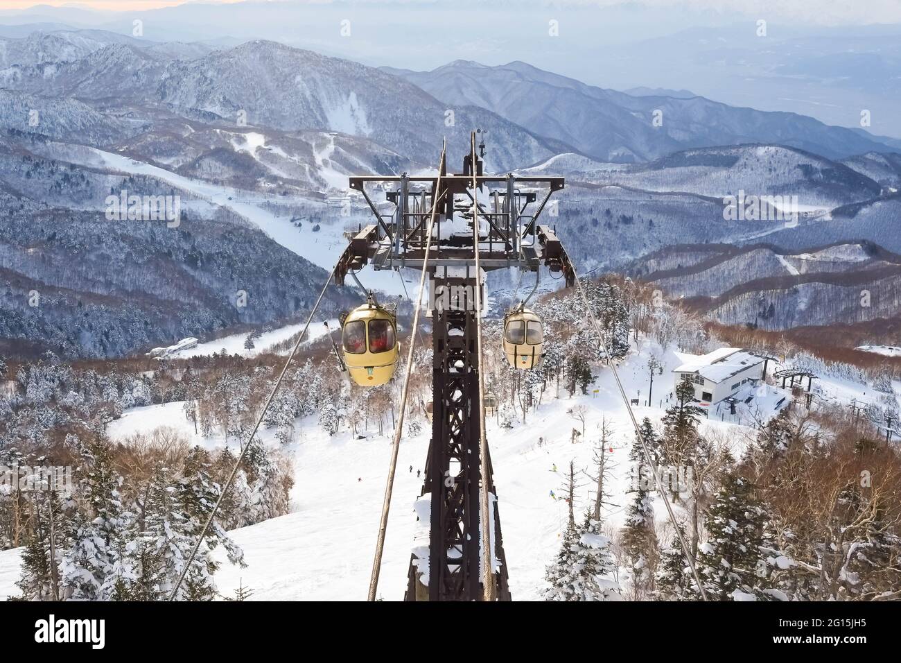 Higashitateyama-Seilbahn im Skigebiet Shiga Kogen in Japan Stockfoto